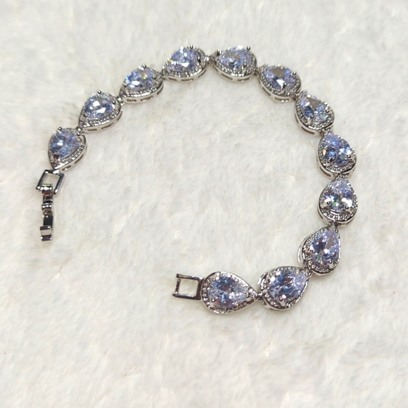 Y2K Cubic Zirconia Rhodium Plating Pear Shaped Stone Tennis Bracelet - Picture 1 of 12